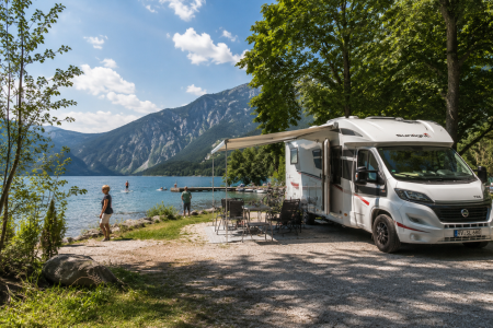 camper foto lago